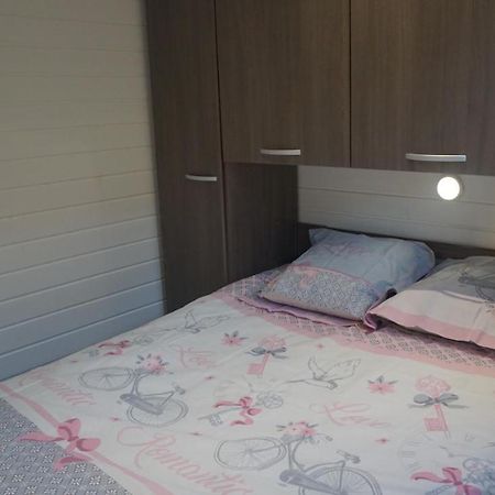 Gîte Le Pixien D 4 à 6 personnes 15 min Charleville Poix-Terron Extérieur photo
